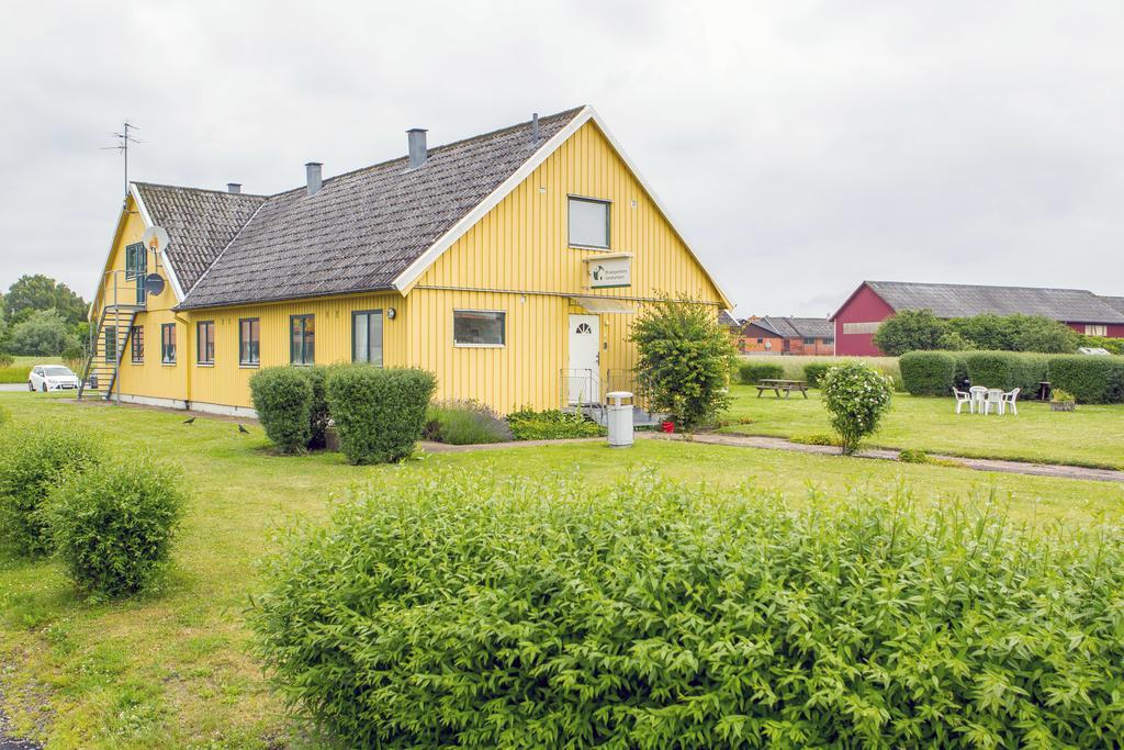 Bruksparkens Hostel Vellinge Exterior photo